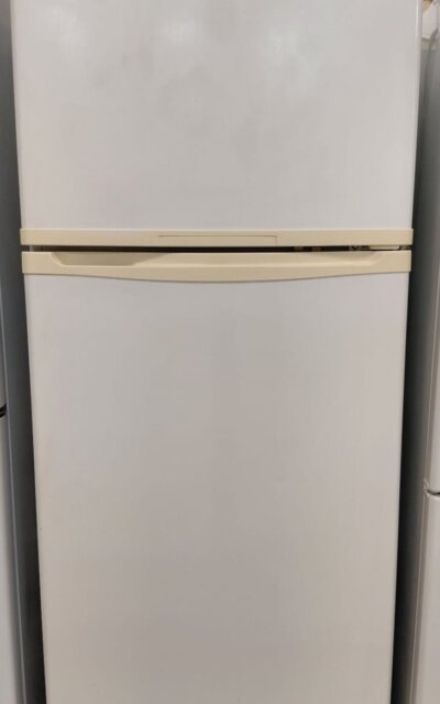 Westinghouse 392L Top Mount Fridge/Freezer RJ390M