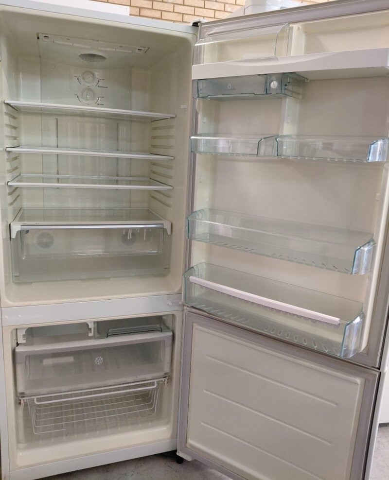 Westinghouse 430L Bottom Mount Fridge – WBM4300WB