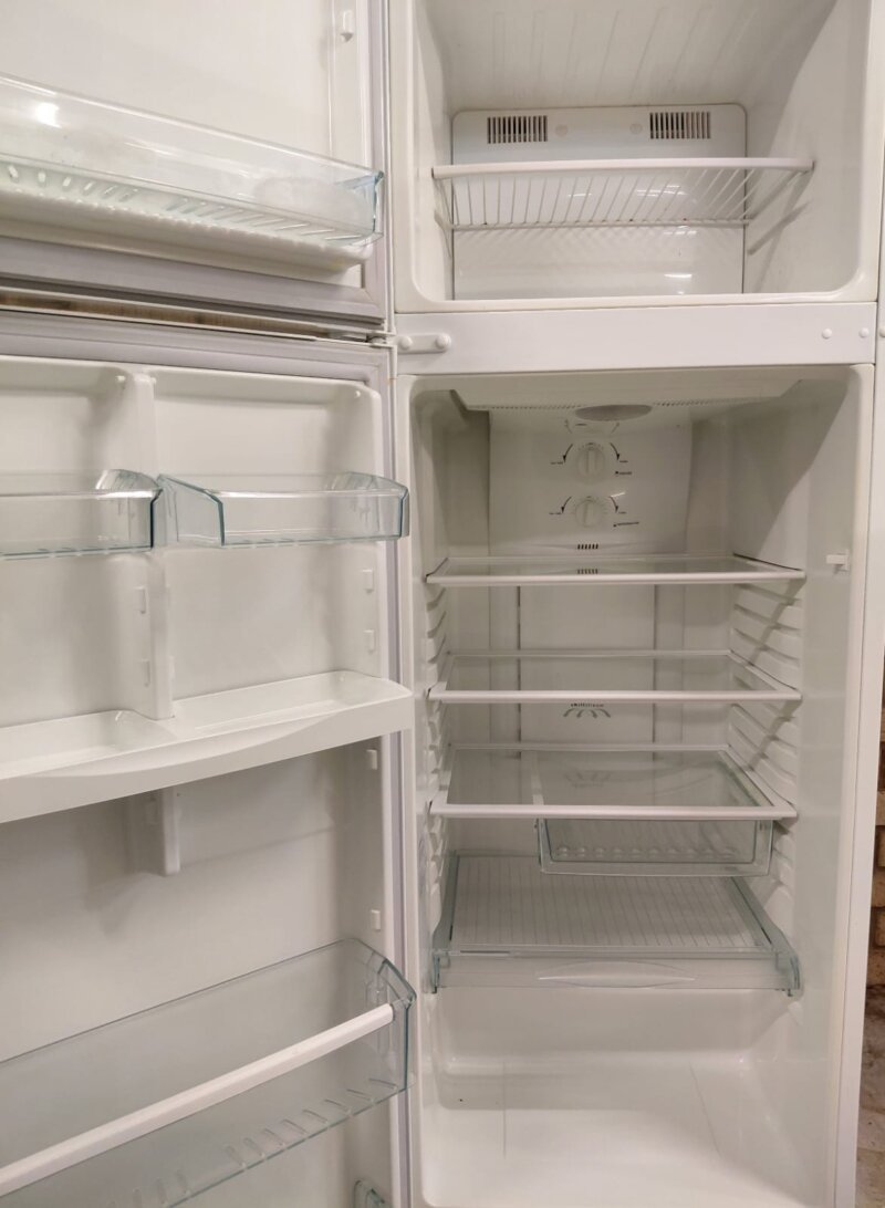 Westinghouse 328L Top Mount Fridge – WTM3300WA-L