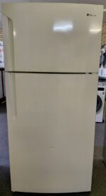 Westinghouse 537L Top Mount Fridge WTB5400WA
