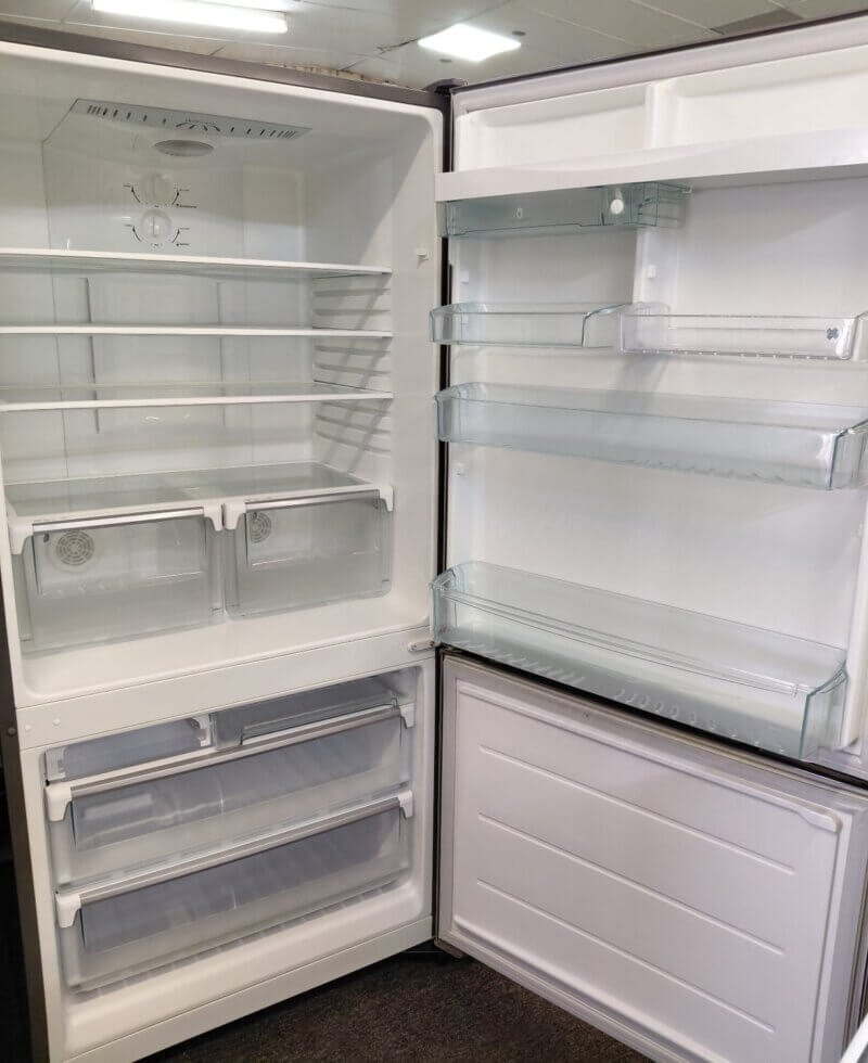 Westinghouse 510L Bottom Mount Refrigerator WBM5104SC-R