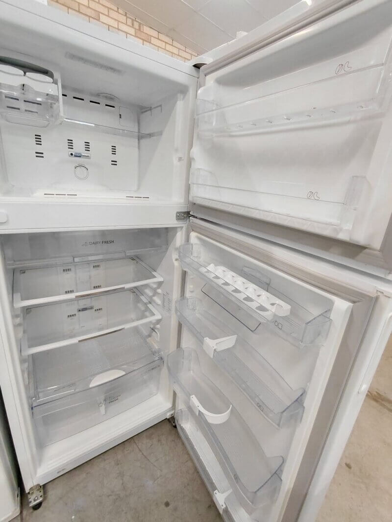 Whirlpool 405L Top Mount Fridge Freezer – WHPTM41700WH