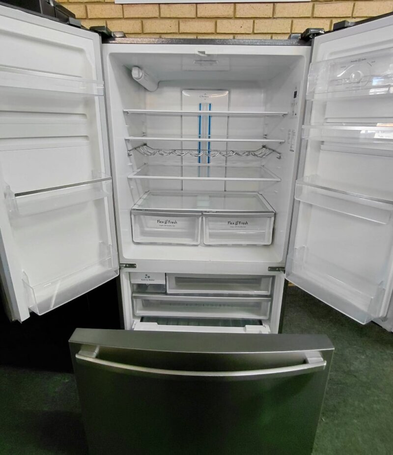 Westinghouse 605L French Door Fridge Freezer WHE6060SA