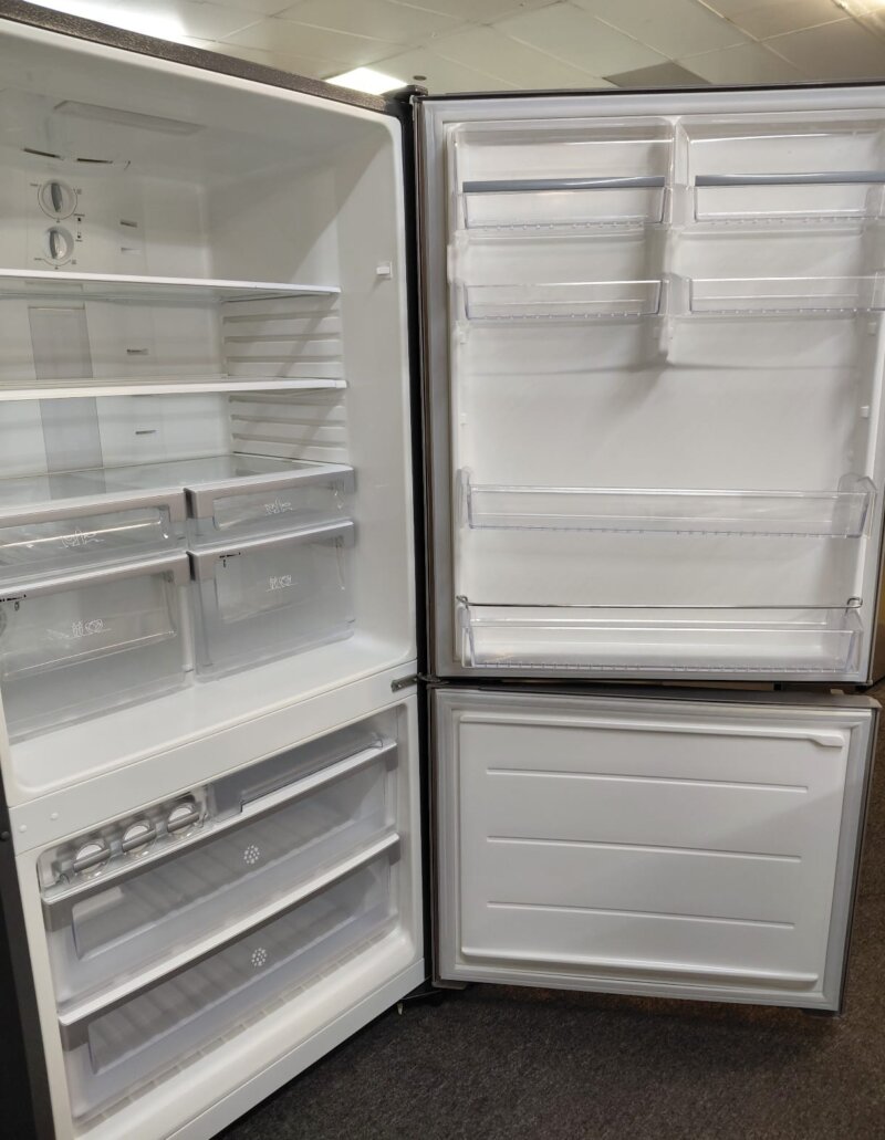 Electrolux 510L Bottom Mount Fridge EBM5100SD-R