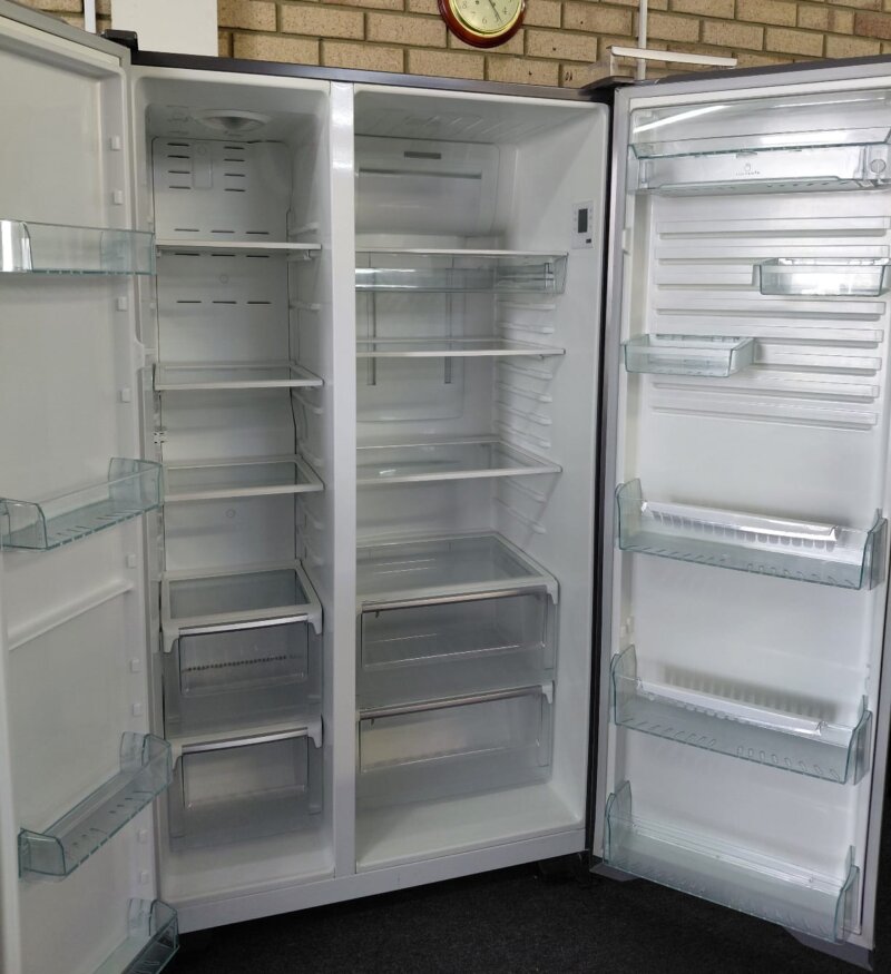 Westinghouse 700L Side by Side Fridge – WSE7000SA
