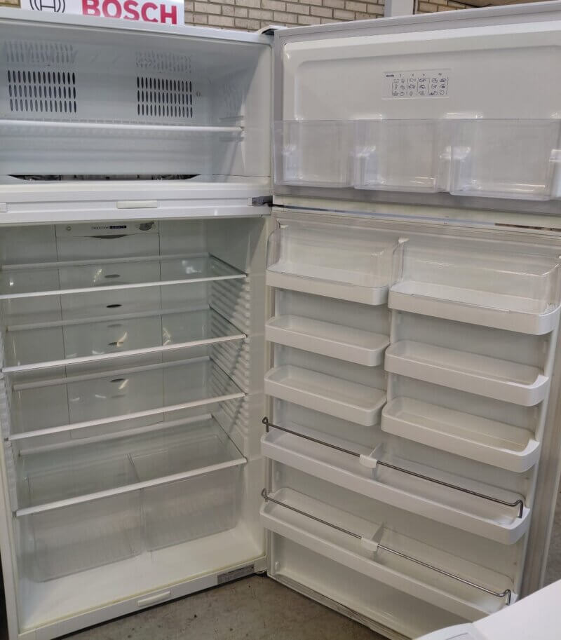 Fisher & Paykel 517L Top Mount Fridge E521T