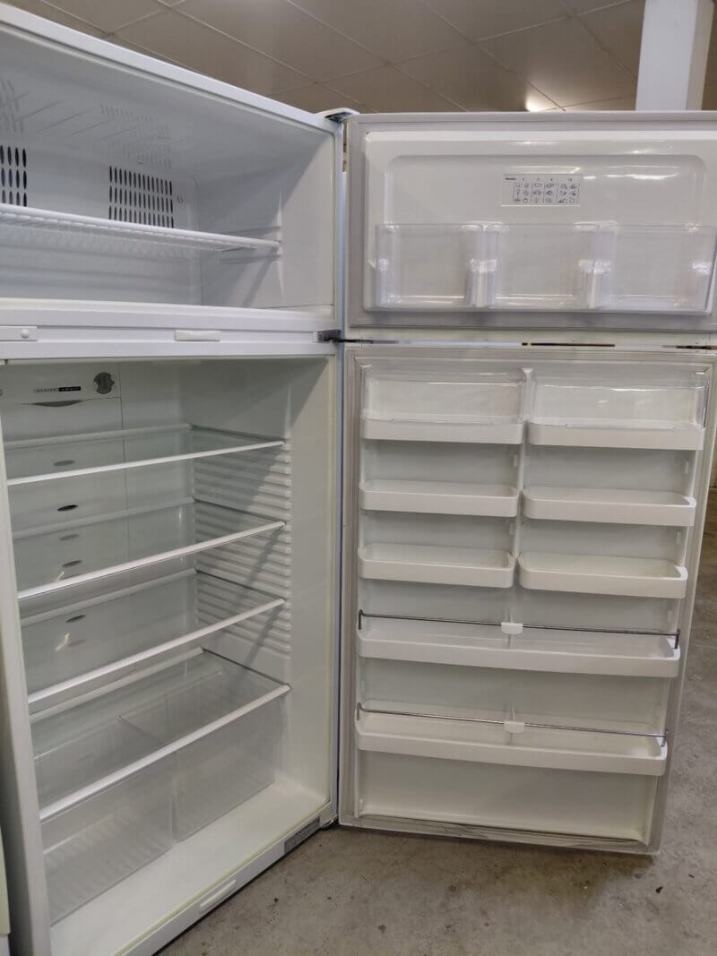 Fisher & Paykel 517L Top Mount Fridge E521T